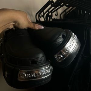 Balenciaga hard crocs size 42 women